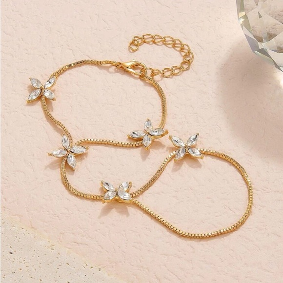 Flower Ring Finger Hand Chain Charm Bracelet - Picture 3 of 5